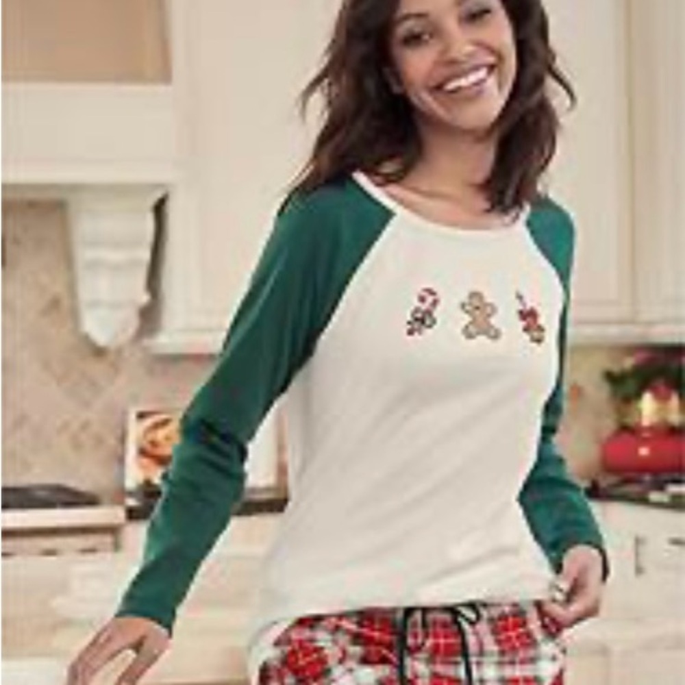 VENUS Green and White Long Sleeve Tee
